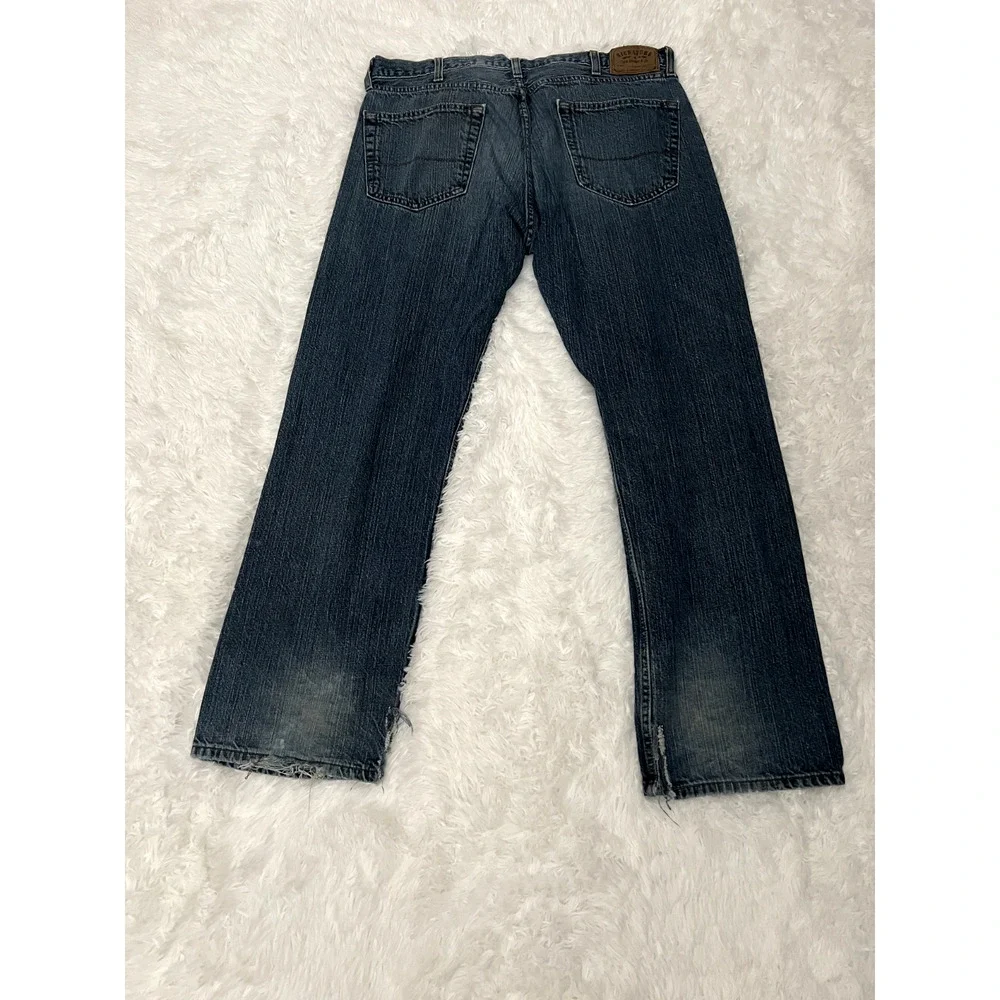 Men’s Levis Signature Blue Jean Size 39x30 According To Measurements